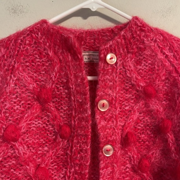 Adorable pink hand knit in Italy cardigan sweater - Picture 2 of 9
